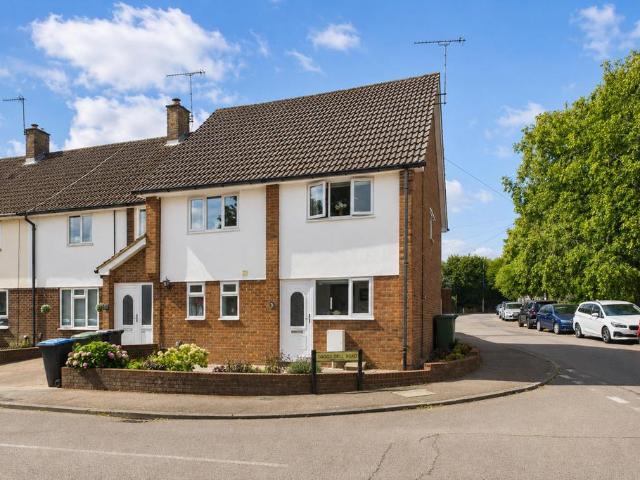 4 bedroom end of terrace house for sale
