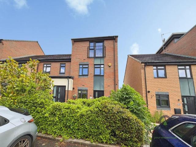 4 bedroom end of terrace house for sale