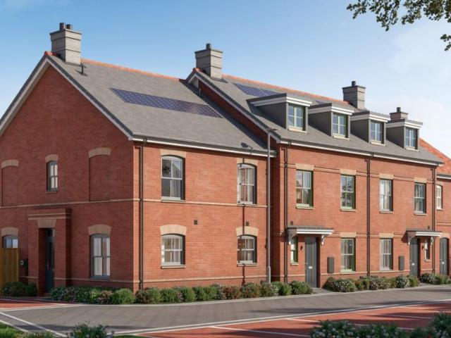 4 bedroom end of terrace house for sale