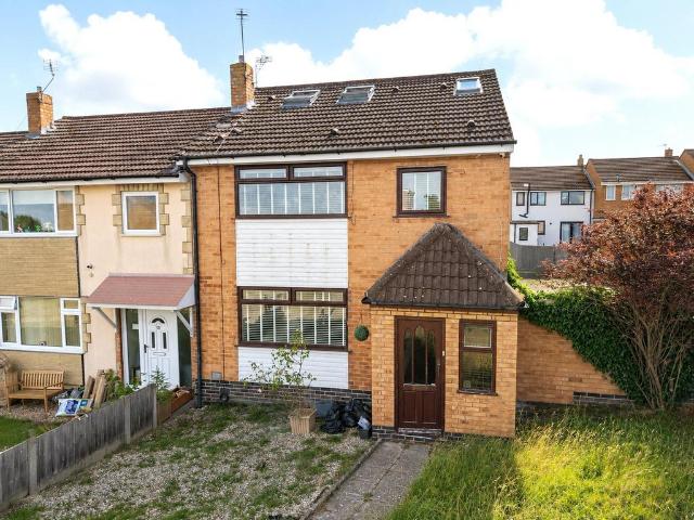 4 bedroom end of terrace house for sale