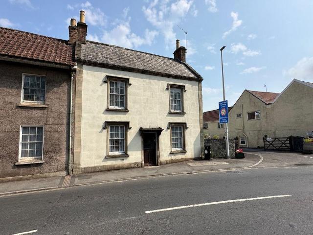 4 bedroom end of terrace house for sale