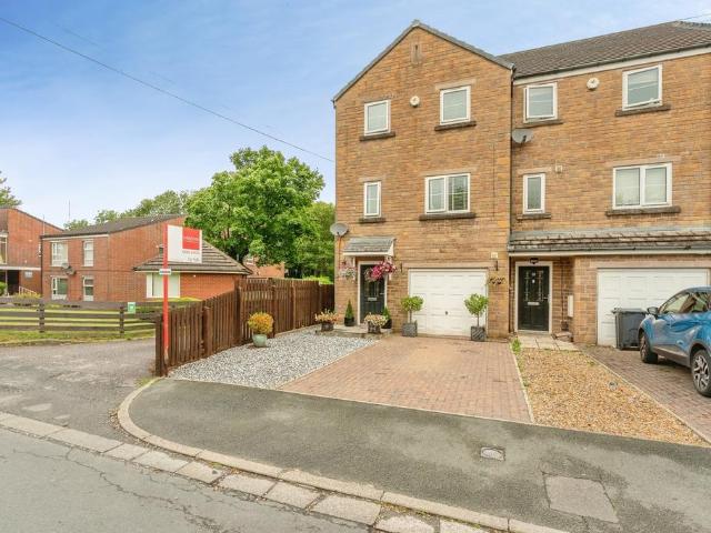 4 bedroom end of terrace house for sale
