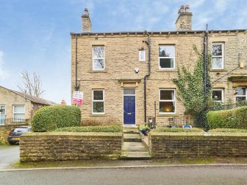 4 bedroom end of terrace house for sale