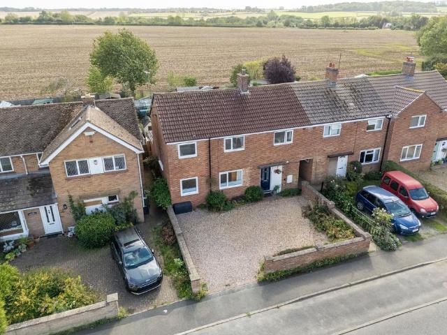 4 bedroom end of terrace house for sale