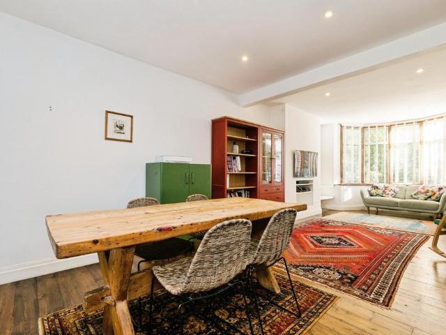 4 bedroom end of terrace house for sale