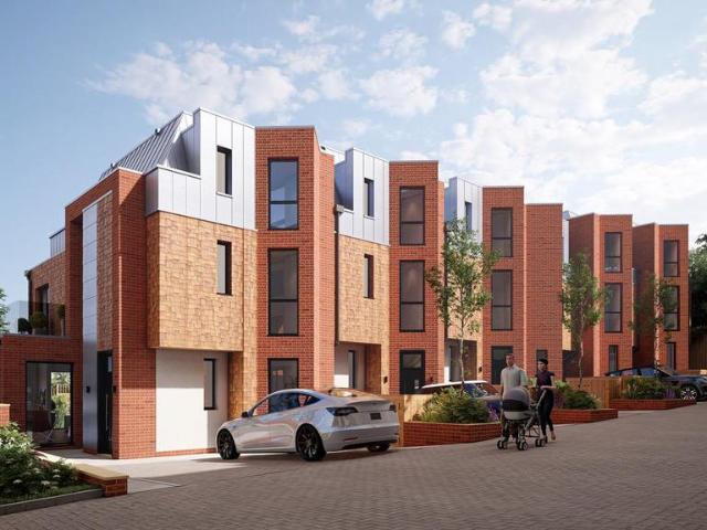 4 bedroom end of terrace house for sale