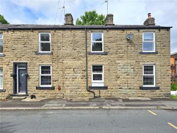 4 bedroom end of terrace house for sale