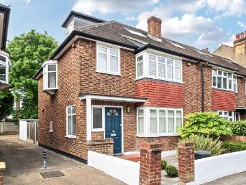 4 bedroom end of terrace house for sale