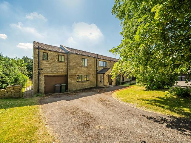 4 bedroom end of terrace house for sale