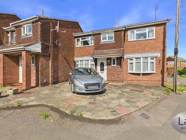 4 bedroom end of terrace house for sale