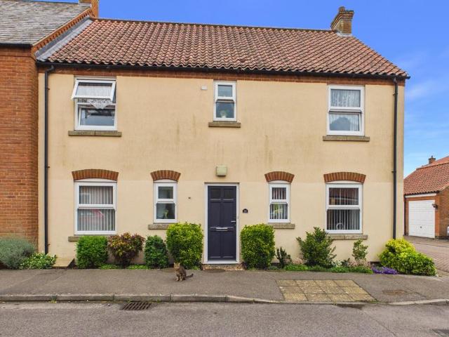 4 bedroom end of terrace house for sale