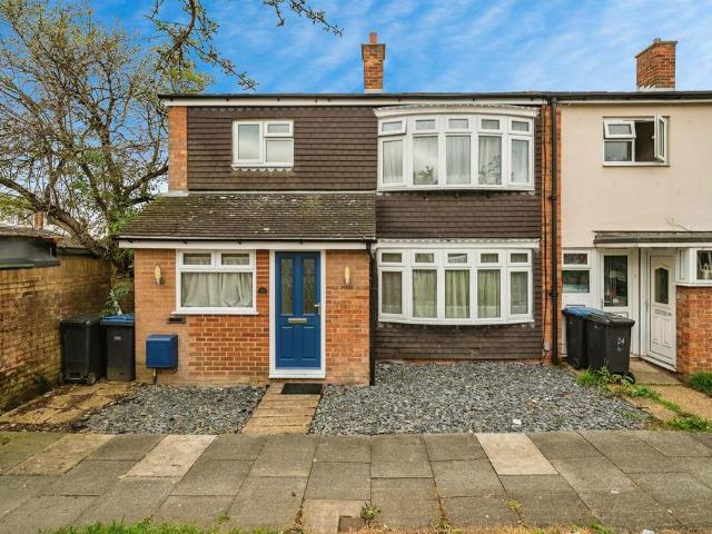 4 bedroom end of terrace house for sale