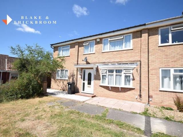 4 bedroom end of terrace house for sale