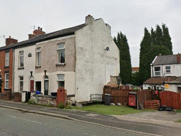 4 bedroom end of terrace house for sale