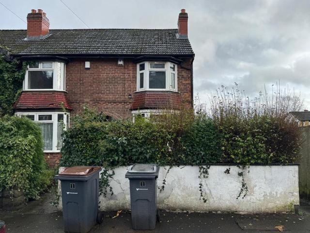 4 bedroom end of terrace house for sale