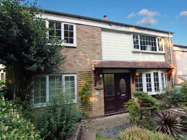 4 bedroom end of terrace house for sale