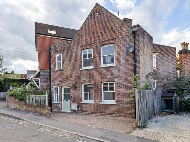 4 bedroom end of terrace house for sale