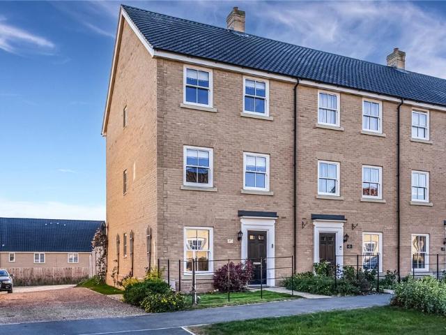 3 bedroom end of terrace house for sale