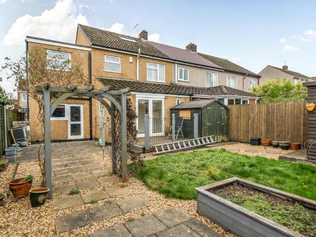 4 bedroom end of terrace house for sale