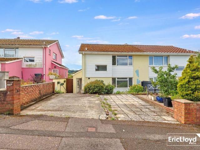 4 bedroom end of terrace house for sale