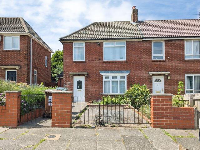 4 bedroom end of terrace house for sale