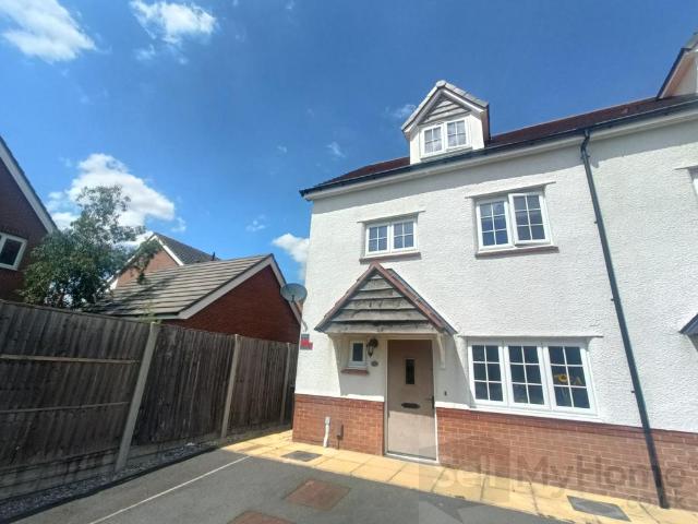 4 bedroom end of terrace house for sale