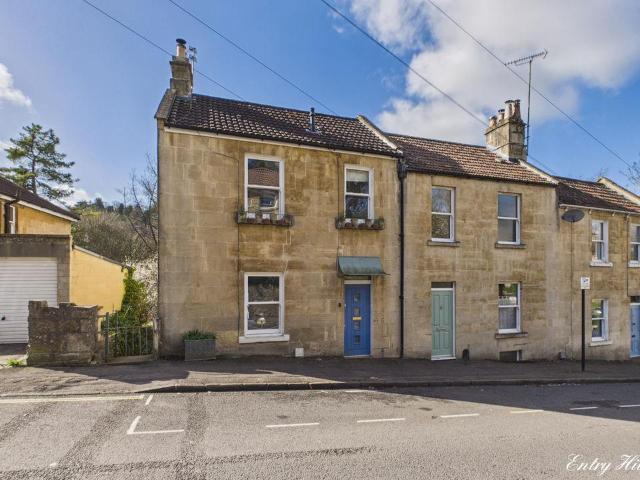 4 bedroom end of terrace house for sale