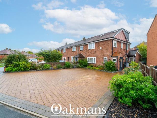 4 bedroom end of terrace house for sale