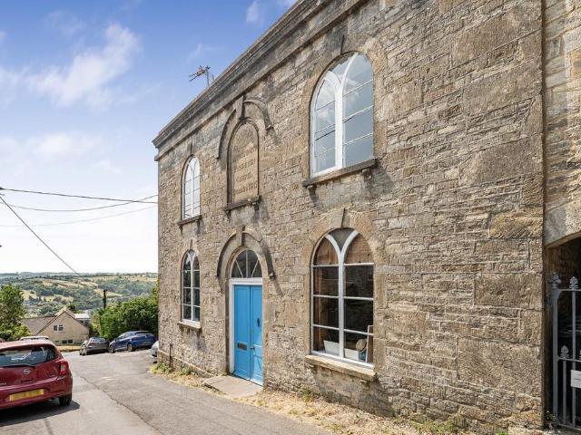 4 bedroom end of terrace house for sale