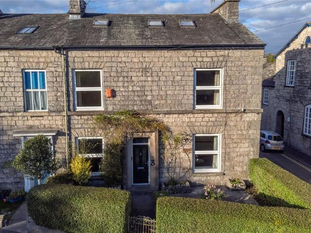 4 bedroom end of terrace house for sale