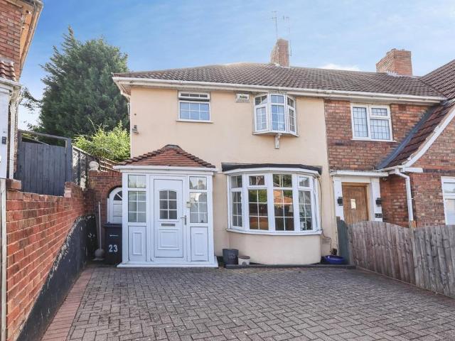4 bedroom end of terrace house for sale