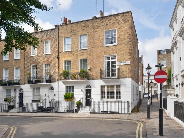 4 bedroom end of terrace house for sale
