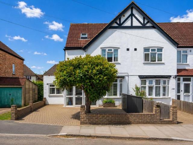 5 bedroom semi detached house for sale
