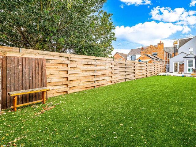 4 bedroom end of terrace house for sale