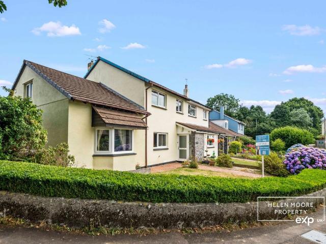 4 bedroom end of terrace house for sale