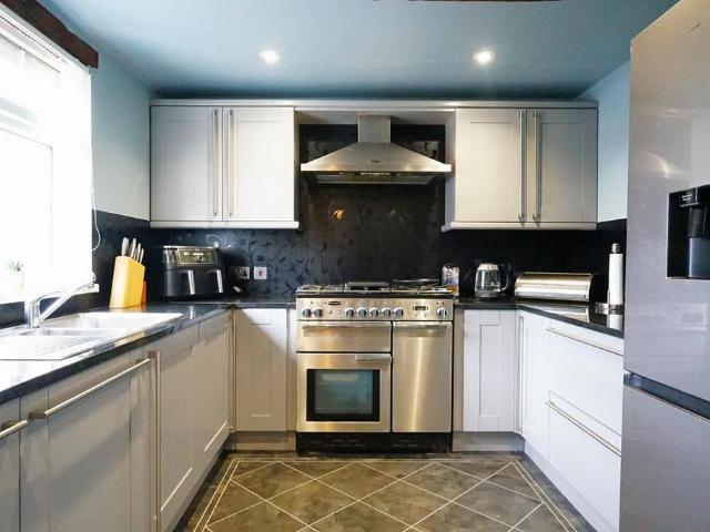 4 bedroom terraced house for sale