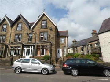 4 bedroom end of terrace house for sale