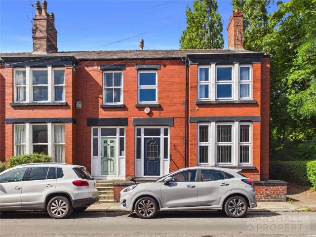 4 bedroom end of terrace house for sale