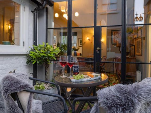 4 bedroom end of terrace house for sale