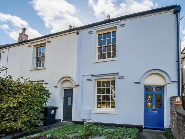 4 bedroom end of terrace house for sale