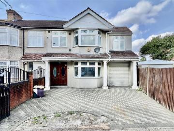 4 bedroom end of terrace house for sale