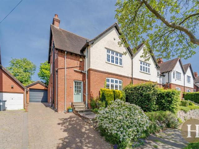4 bedroom end of terrace house for sale