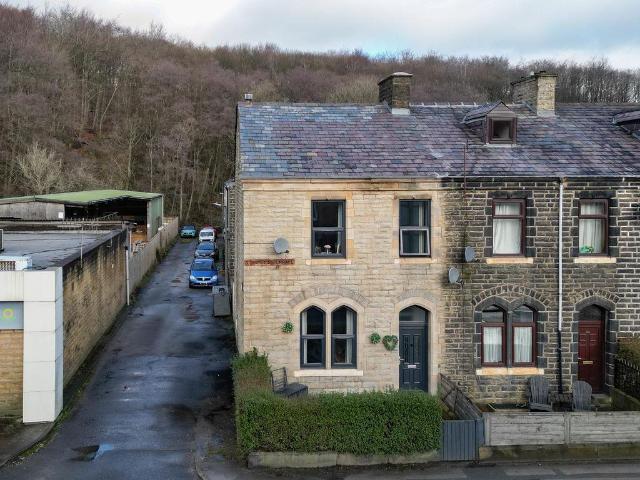 4 bedroom end of terrace house for sale