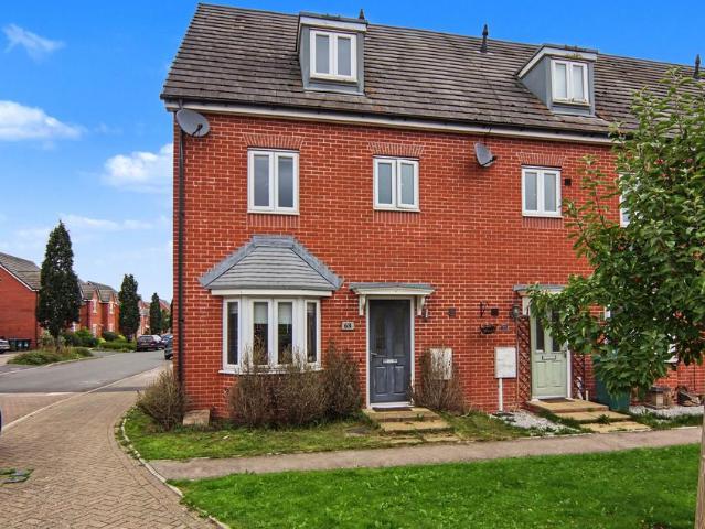 4 bedroom end of terrace house for sale