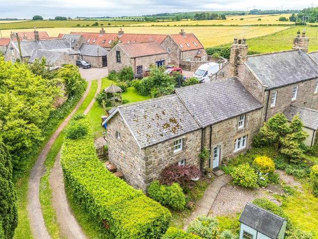 4 bedroom end of terrace house for sale