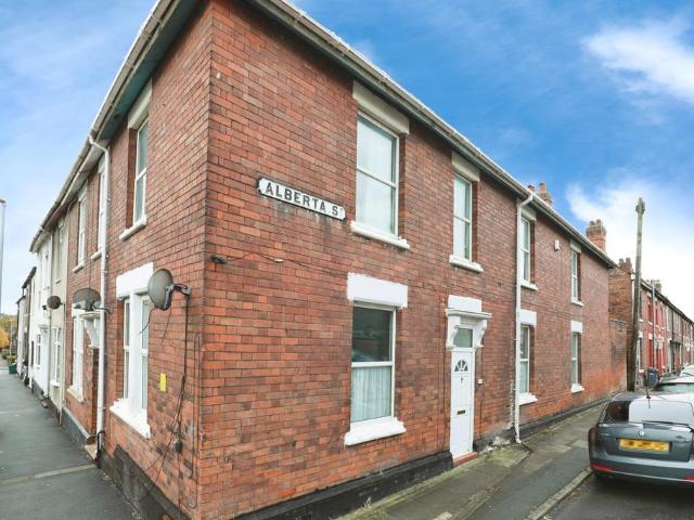 4 bedroom end of terrace house for sale