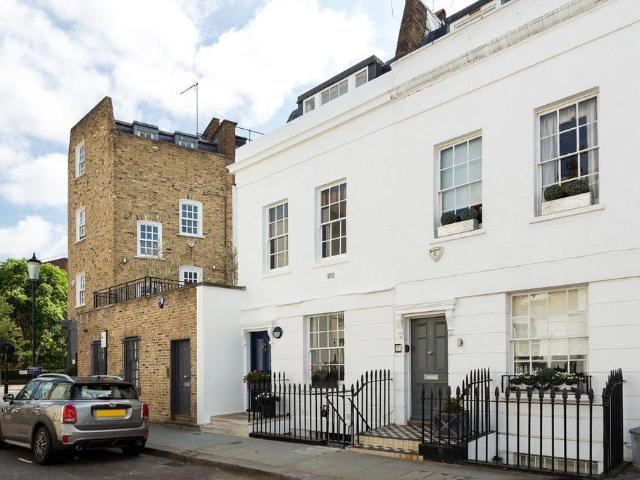 4 bedroom end of terrace house for sale
