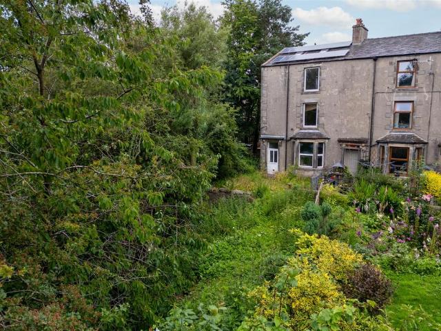 4 bedroom end of terrace house for sale