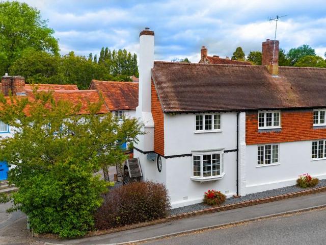 4 bedroom end of terrace house for sale