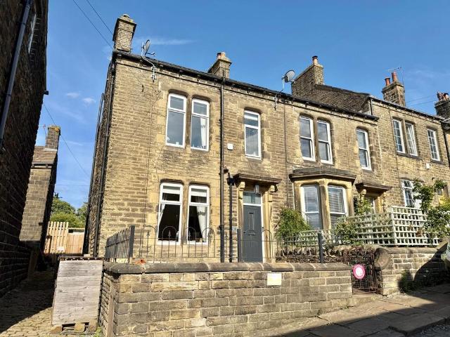 4 bedroom end of terrace house for sale